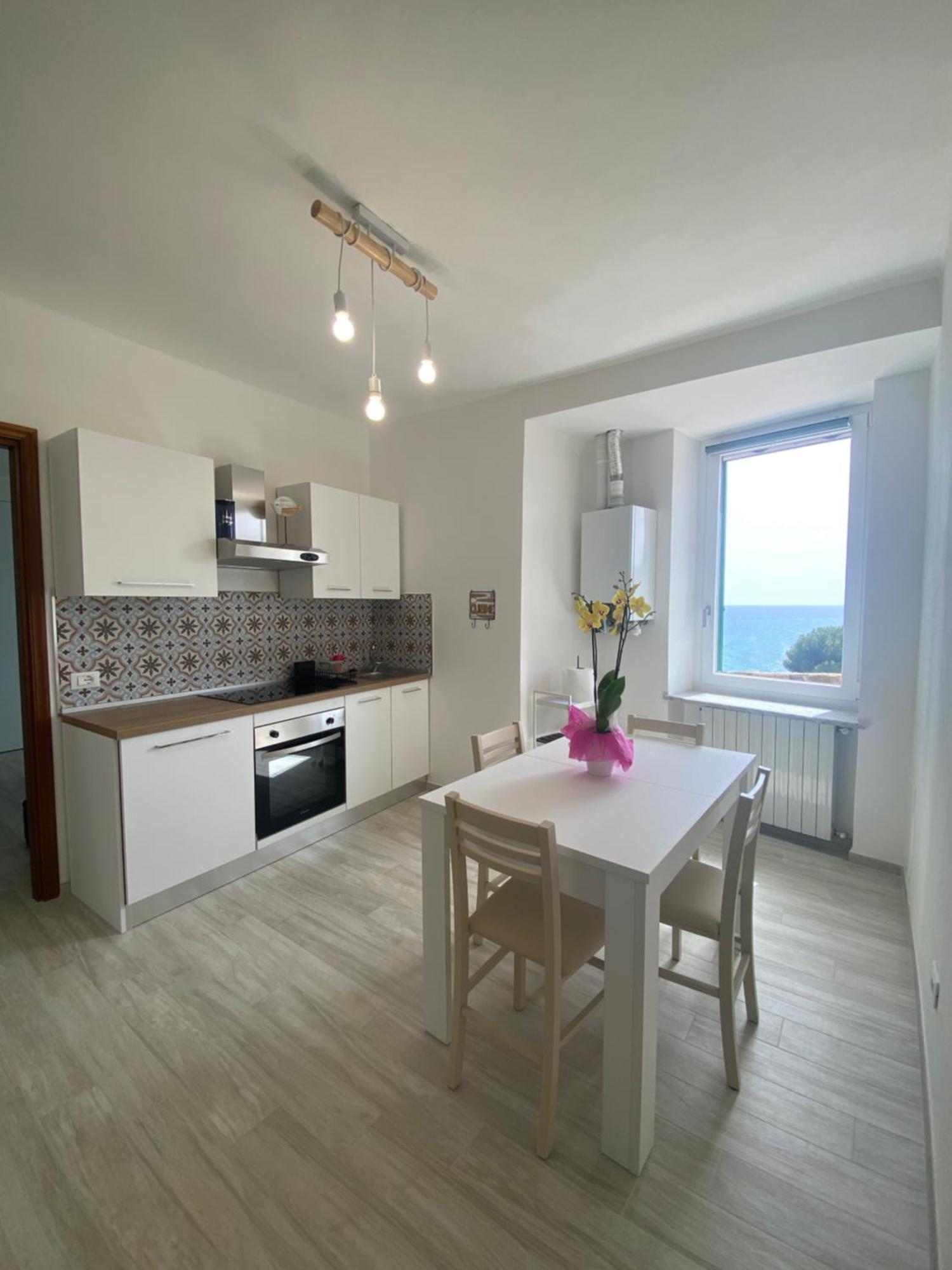Casa Vacanze Merletto Imperia Exterior foto